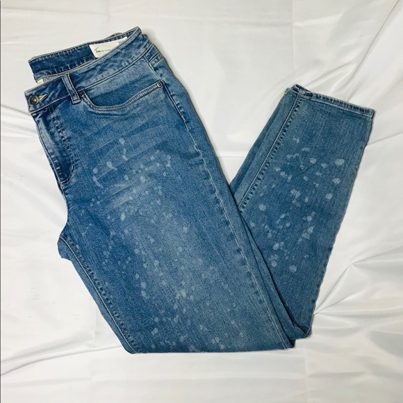 Vince Camuto Distressed light wash Skinny Jeans 31/12 - Picture 3 of 8